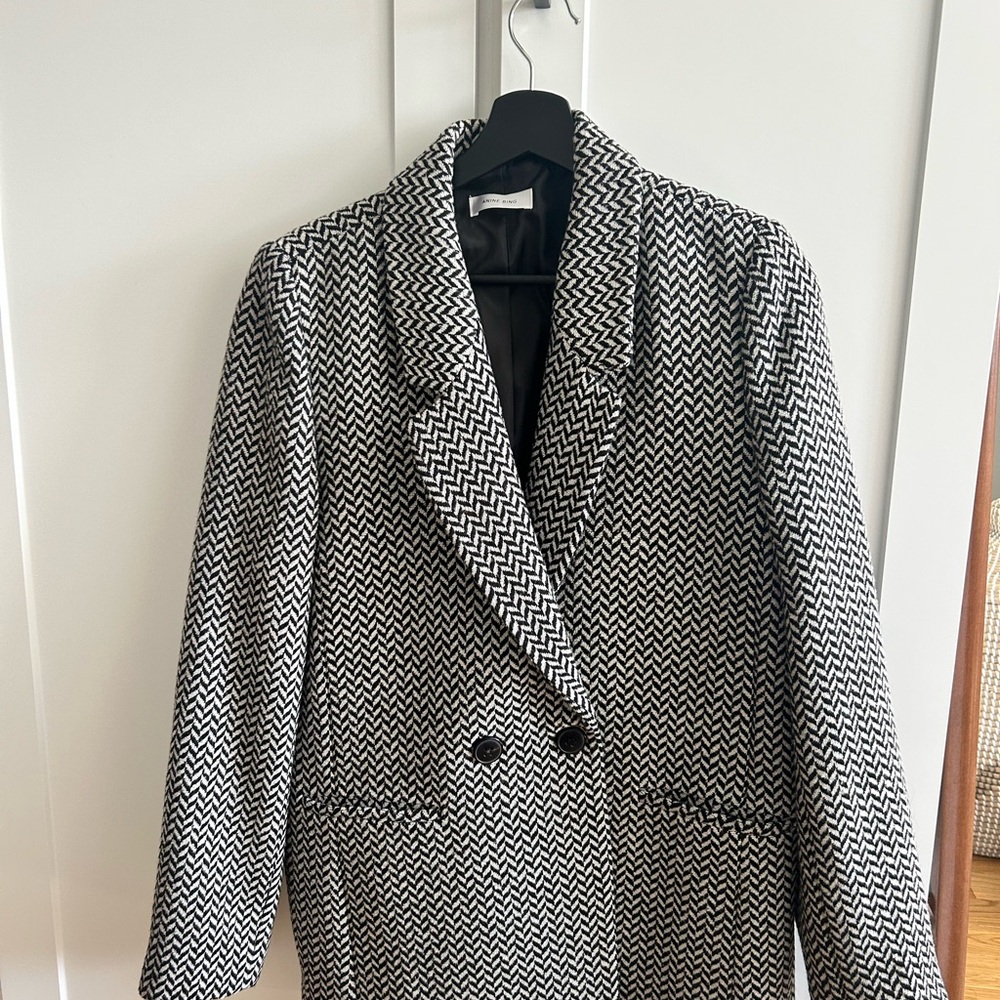 ANINE BING Classic Fishbone Blazer in Black and Off-White - Picture 3 of 9